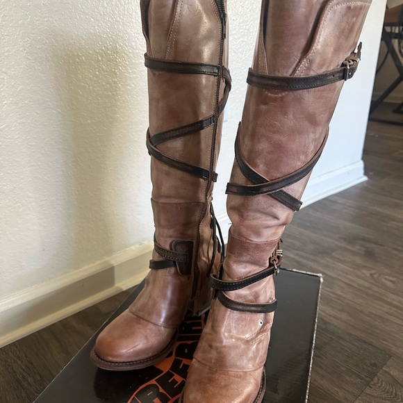 Freebird Women's Cassius Boots Beige - Picture 7 of 9